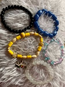 beutiful crystal bead bracelet with adjustable ela