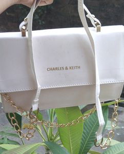 White Sling Bag🤍