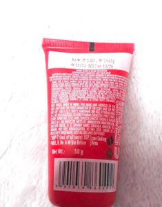 Lakme Strawberry Facewash