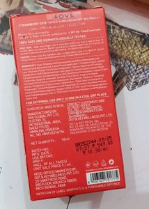 Dot and key strawberry dew tinted sunscreen