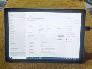 Microsoft Surface Pro 256-GB 1796 5th gen