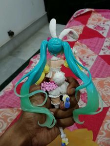 Miku Figure