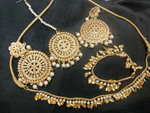 Gorgeous Gold-Tone Jewelry Set