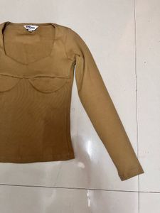 Baesic Ribbed Top! Size S