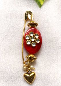 Red & Gold Decorative Saree Pin