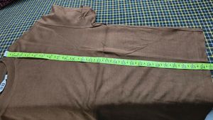 Uniqlo Tshirt Unisex Down Shoulder Size SX