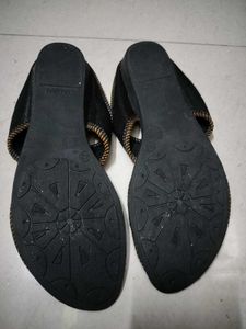 Flat Footwear