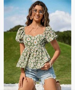 Daisy Print Puff Sleeve Top