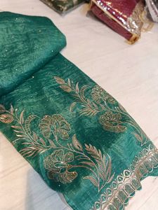 Elegant Green Saree(Minor Issue)