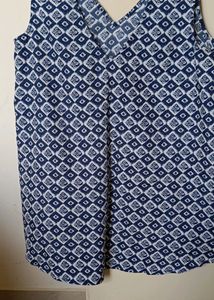 Blue sleeveless Trendy Top