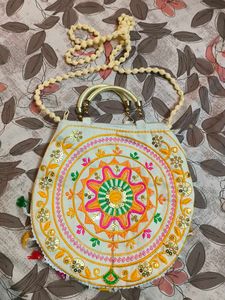 💯💯🔥🔥MUST BUY PRODUCT💯💯Embroidered Clutch