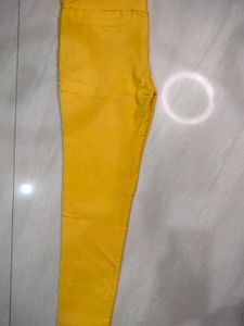 🎀Yellow Trouser Cum Jegging🎀