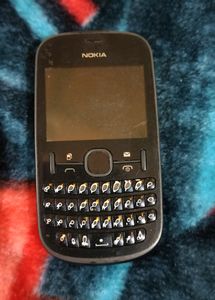 • Nokia Asha 200.......!!
