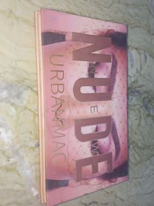 Nude Shade Eye Shadow Pallate