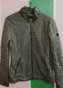 zara woman jacket soft fabric nd very comfortable