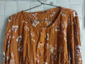 TOP FOR WOMEN (NEW without TAG)