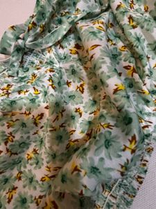 Floral Print Tie-Front Crop Top