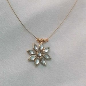 Floral Pendant Necklace