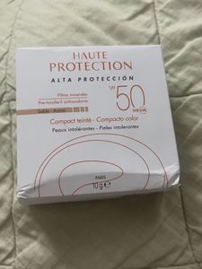 Avene SPF 50 Tinted Compact