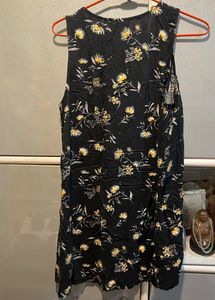 Forever 21 Sleeveless Black dress 💕