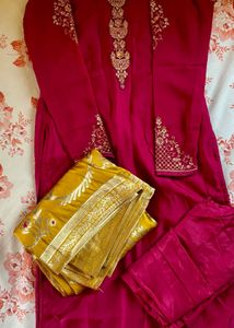 Beautiful Rani Kurta Set ♥️