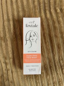 Foxtale Super Glow Face Wash