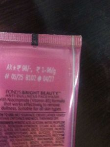 Pond&#39;s Bright Beauty Facewash