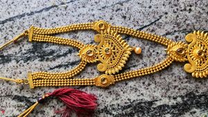 Elegant Gold Necklace Set