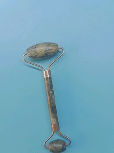 JADE ROLLER SKINCARE TOOL