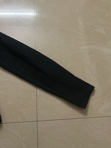 h&amp;m black shirt size S