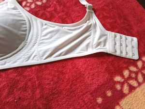 Comfortable Seamless padded wireless White Bra