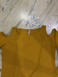 Chic Cold Shoulder Top