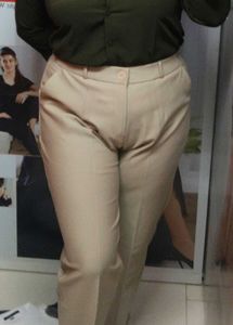 Chic Beige Women&#39;s Trousers