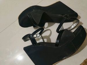 Black Wedge