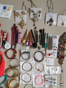 random 1 product with freebie