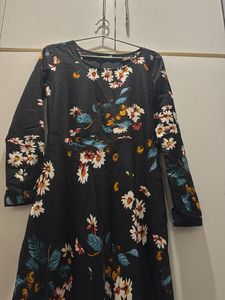 Floral Maxi Dress Size : Bust 32 XS