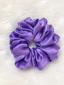 Pure satin scrunchies🎀