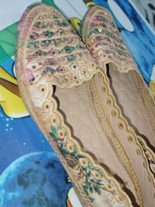 Floral Embroidered Slip-On Naagre Jutti