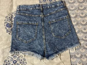 Short Denim