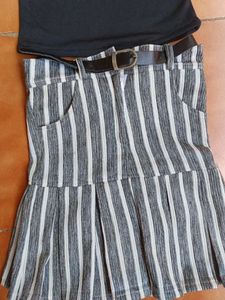 Girl&#39;s Outfit - Top &amp; Skirt 4 years old perfect fi