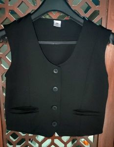 Classic Black Sleeveless Vest