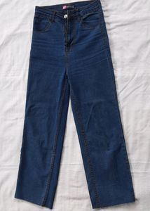 dark blue Straight Fit denim jeans...tag Is Missin