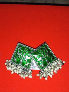 Gorgeous Green Earings