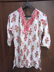 Floral Embroidered Kurta