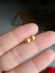 Cute Gold Flower Stud Earrings
