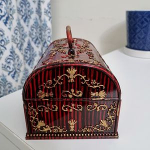 Beautiful Jewellery Box With Mirror