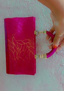 Woman&#39;s Pretty Where&#39;s Clutch