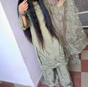 Elegant Pakistani Kurta Set &amp; Dupatta