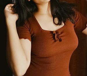 Ribbed Knit Top - Cute Detail!