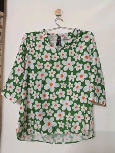 Retro Floral Print Short Kurti.